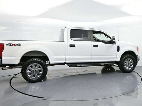 Used 2017 Ford F250 XL w/ Power Equipment Group AWD/4WD image 8