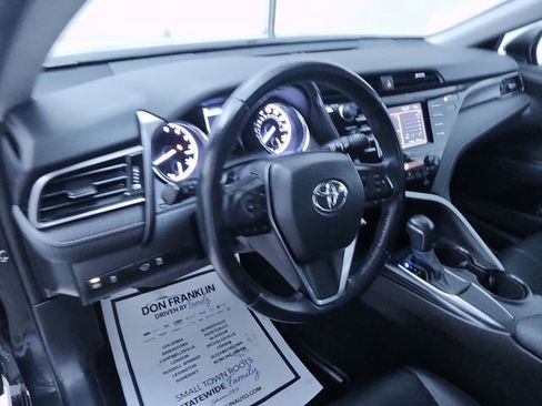 Used 2020 Toyota Camry SE image 14