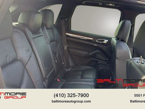 Used 2017 Porsche Cayenne Platinum Edition AWD/4WD image 26