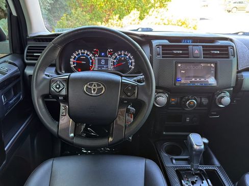 Used 2018 Toyota 4Runner TRD Off-Road Premium w/ Convenience Package AWD/4WD image 28