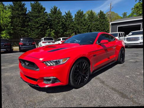 Used 2017 Ford Mustang GT w/ Interior & Wheel Package RWD image 3