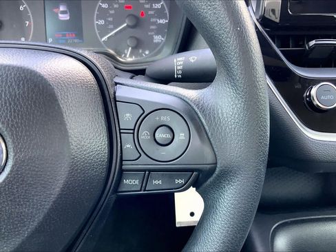Used 2025 Toyota Corolla LE FWD image 24