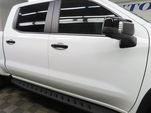 Used 2025 Chevrolet Silverado 1500 ZR2 w/ Technology Package image 37