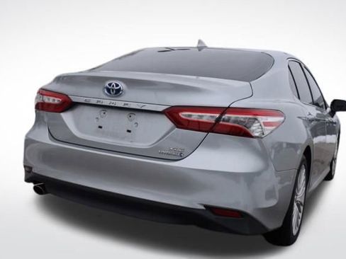 Used 2020 Toyota Camry XLE image 10