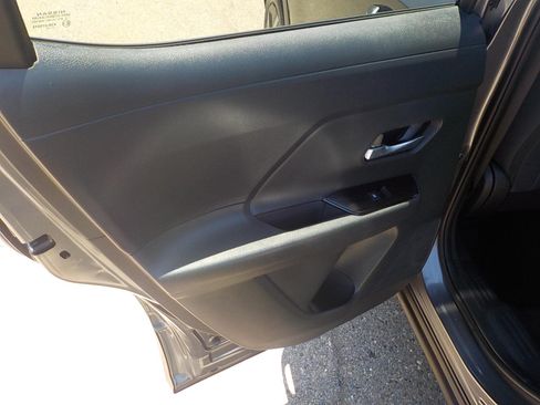 Used 2025 Nissan Kicks SV FWD image 17