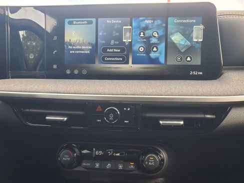 New 2026 Nissan Kicks SV image 14