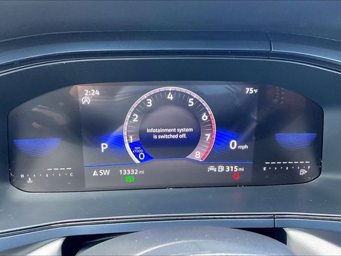 Certified 2024 Volkswagen Taos SE FWD image 20