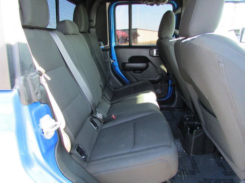 Used 2023 Jeep Gladiator Sport AWD/4WD image 37