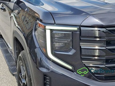 Certified 2023 GMC Sierra 1500 Elevation w/ Preferred Package AWD/4WD image 9