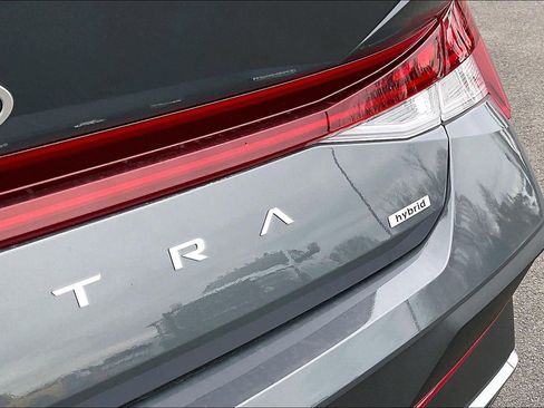 New 2025 Hyundai Elantra SEL image 9