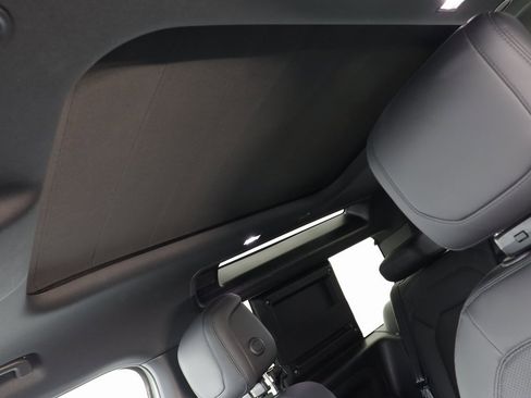 Used 2023 Land Rover Defender 110 75th Limited Edition image 14