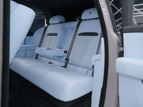 Used 2025 Rolls-Royce Cullinan AWD/4WD image 26