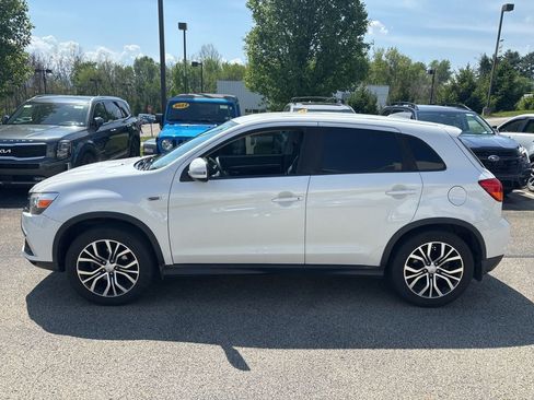 Used 2018 Mitsubishi Outlander Sport ES AWD/4WD image 4