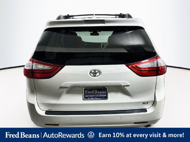 Used 2018 Toyota Sienna XLE Premium FWD image 7
