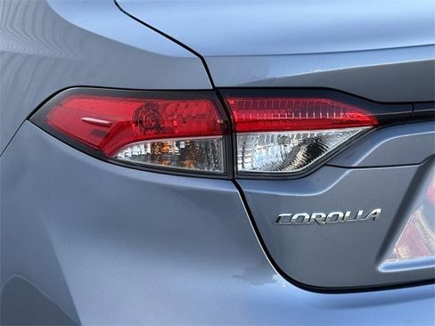 Used 2024 Toyota Corolla LE image 6