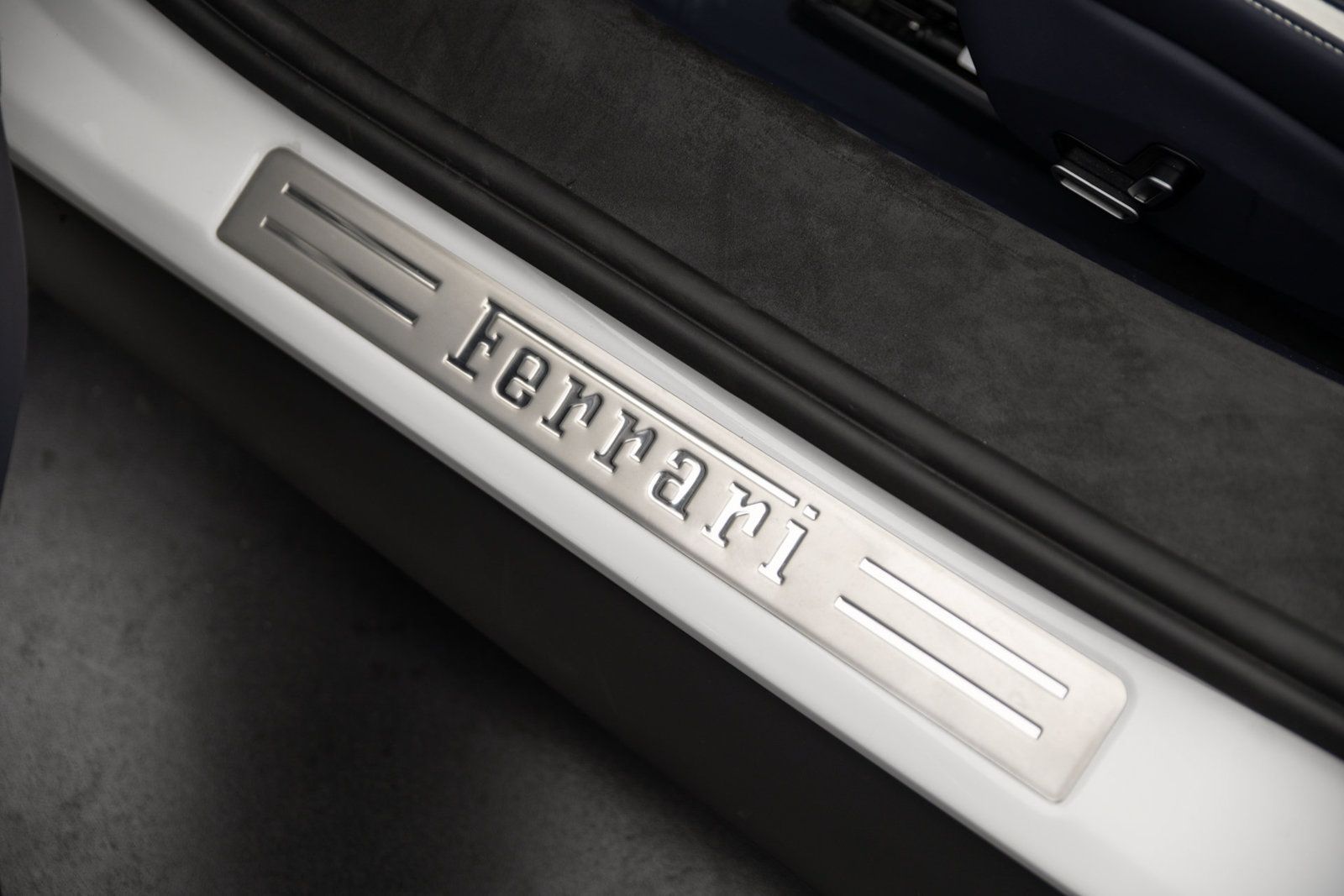 Used 2026 Ferrari 296 GTS RWD image 32