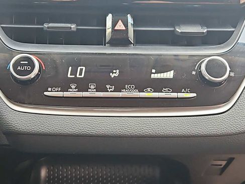Used 2022 Toyota Corolla LE image 16
