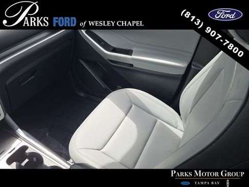 Used 2021 Ford Explorer XLT w/ Equipment Group 202A RWD image 14