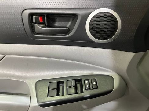 Used 2015 Toyota Tacoma PreRunner w/ TRD Off-Road Package RWD image 13