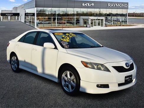 Used 2008 Toyota Camry SE image 1