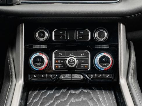 Used 2023 GMC Yukon Denali image 14