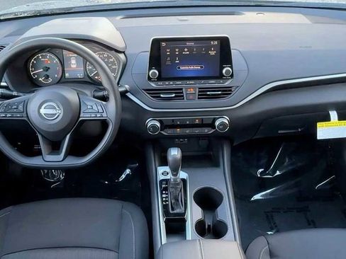 New 2025 Nissan Altima 2.5 S image 10