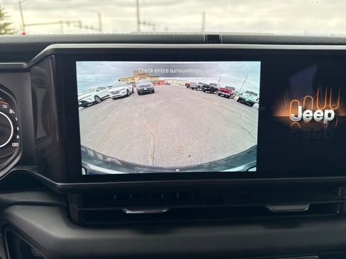 Used 2025 Jeep Wrangler Unlimited Rubicon w/ Convenience Group image 20