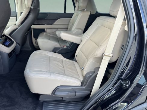 Certified 2023 Lincoln Navigator Reserve AWD/4WD image 26