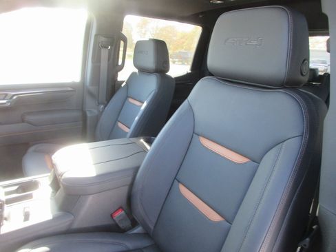New 2026 GMC Sierra 1500 AT4 w/ AT4 Premium Package image 14