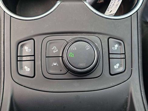 Used 2024 GMC Terrain SLT AWD/4WD image 28