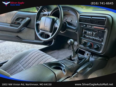 Used 2000 Chevrolet Camaro LT w/ Preferred Equipment Group 1 RWD image 6