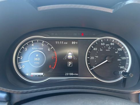 Used 2025 Nissan Versa SV FWD image 33