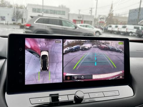 New 2026 Nissan Rogue Platinum image 17