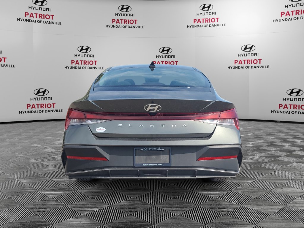 Used 2024 Hyundai Elantra SEL FWD image 4