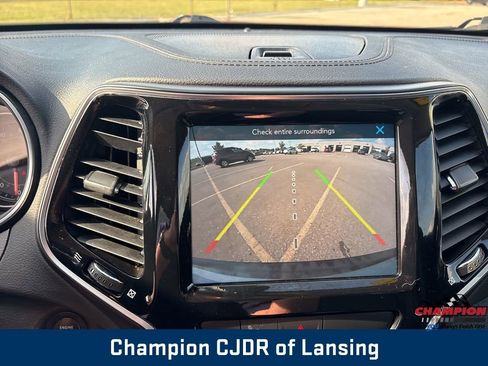 Used 2020 Jeep Cherokee Limited image 30