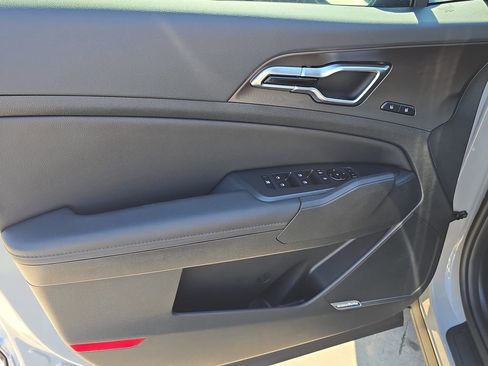 New 2026 Kia Sportage SX FWD image 18