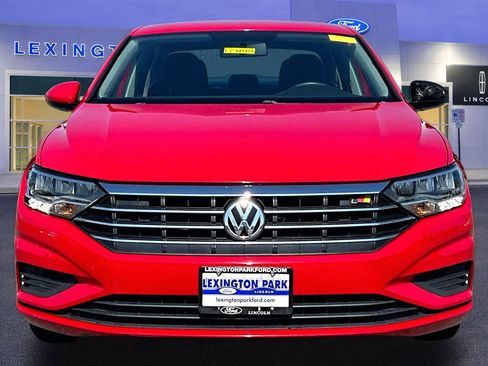 Used 2019 Volkswagen Jetta image 2