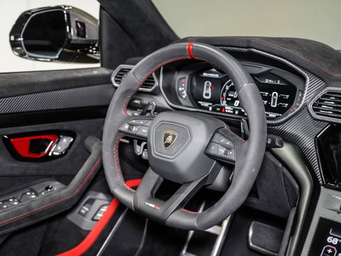 Used 2024 Lamborghini Urus Performante AWD/4WD image 33