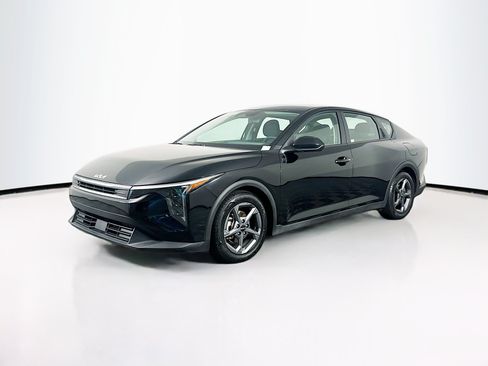 Used 2025 Kia K4 FWD image 3