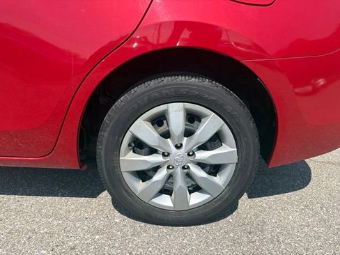 Used 2014 Toyota Corolla LE FWD image 31