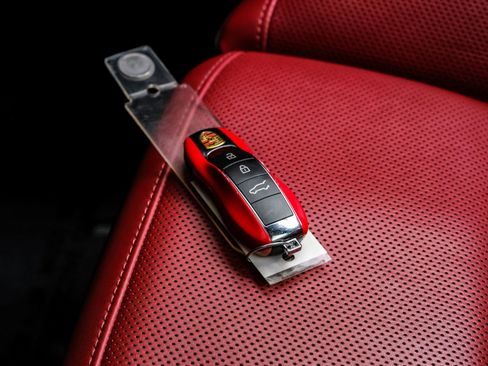 Used 2024 Porsche Macan image 62