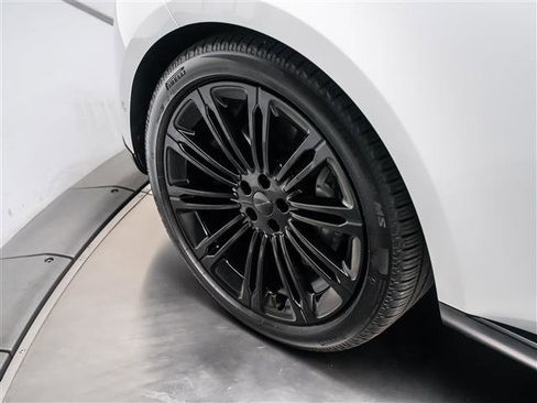 Used 2026 Land Rover Range Rover SE AWD/4WD image 12