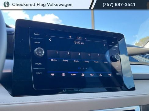 New 2026 Volkswagen Taos SE FWD image 38