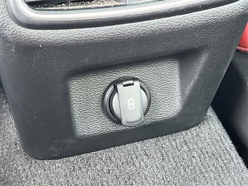 Used 2023 Genesis G70 3.3T w/ Sport Prestige Package image 27