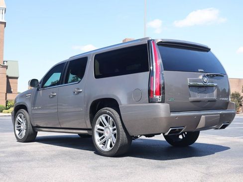 Used 2012 Cadillac Escalade ESV Premium AWD/4WD image 3