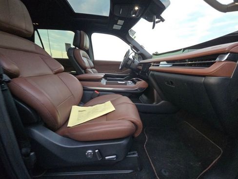 Used 2025 Lincoln Navigator Reserve AWD/4WD image 13