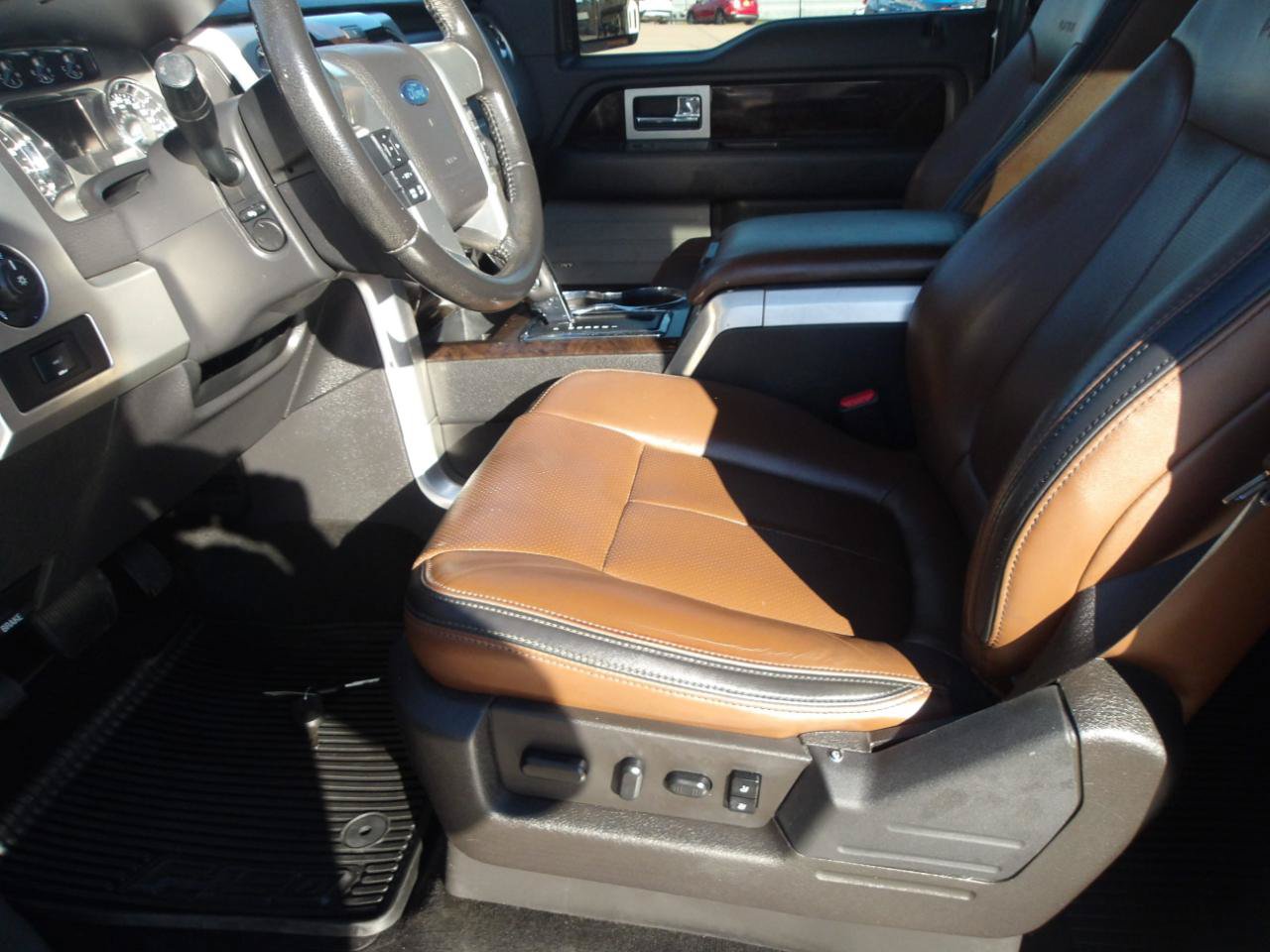 Used 2014 Ford F150 Platinum RWD image 19