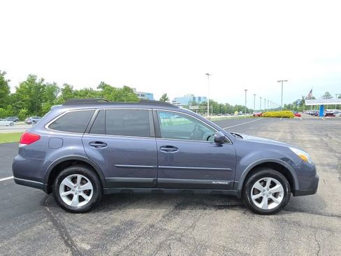 Used 2014 Subaru Outback 2.5i Premium AWD/4WD image 9