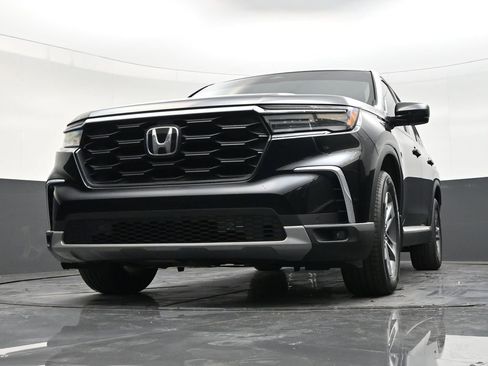 Used 2025 Honda Pilot EX-L image 28