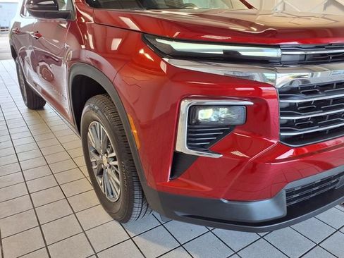 Used 2025 Chevrolet Traverse LT FWD image 27